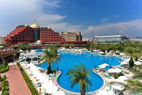Rezort Delphin Palace