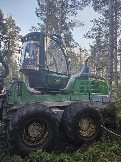 John Deere 1210G, Vyvážecí traktory, Lesní technika