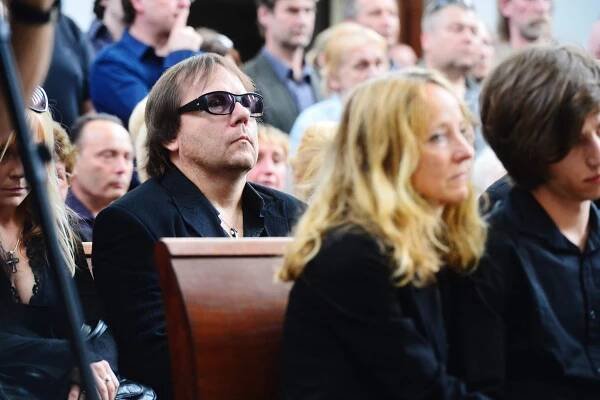 Pohřeb Milana Peroutky (†49): Janda přes slzy nemohl mluvit: Zemřel, protože chtěl zachránit svoje nástroje