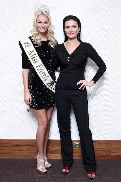 FOTO: Michaela Bakala Maláčová má dobré vztahy s Miss Earth. Terezka Fajksová tuhle soutěž vyhrála. – stránka 3