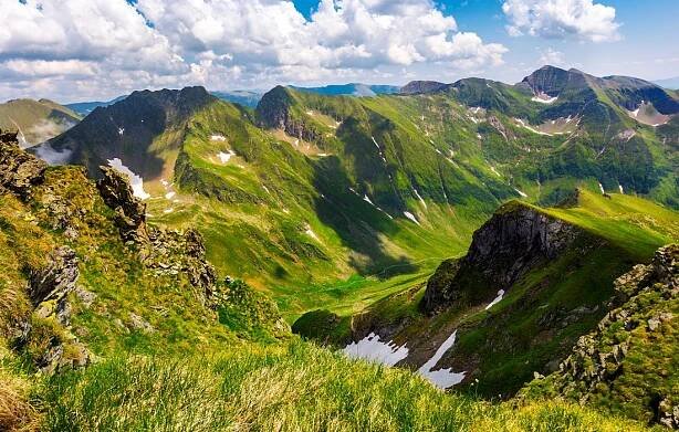 Rumunské Karpaty - horské údolí