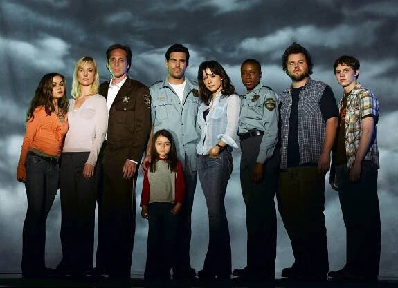 Alexis Dziena, Kari Matchett, William Fichtner, Ariel Gade, Eddie Cibrian, Lisa Sheridan, Aisha Hinds, Tyler Labine, Evan Peters - Invaze - Promo
