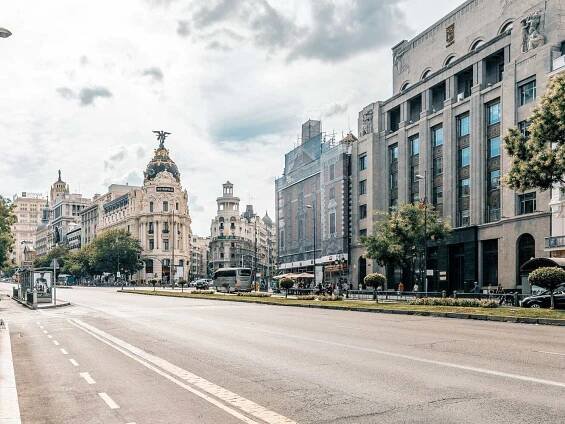 Soud v Madridu nařídil uzavřít deset turistických apartmánů. Chrání rodinu s dětmi před hlukem a nemravnostmi nájemníků - i117.cz