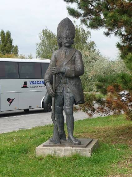 Soubor:Pomník vojáka, Rohlenka.jpg – Wikipedie