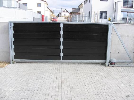 Automatizace vjezdových bran - montáže garážových vrat a prodej pohonů Brno