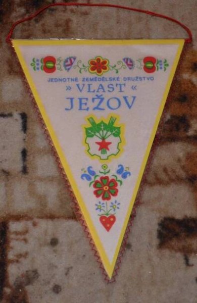 JEDNOTNÉ ZEMĚDĚLSKÉ DRUŽSTVO ´´VLAST´´ JEŽOV - DOBOVÁ RETRO VLAJEČKA - Ostatní sběratelské předměty