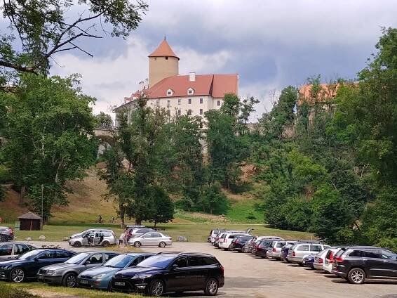 Na hrad Veveří objížďkou. Rakoveckou na rok uzavřou
