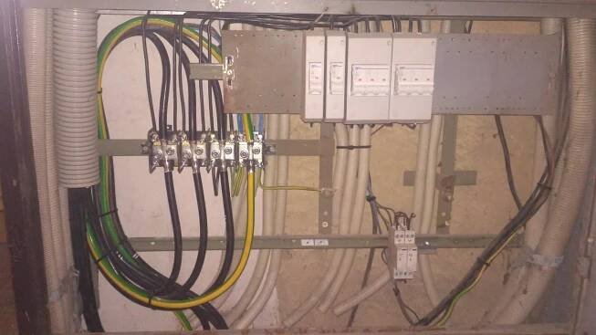 Rekonstrukce, opravy, výměny rozvodných skříní - DZS ELEKTROSTAV