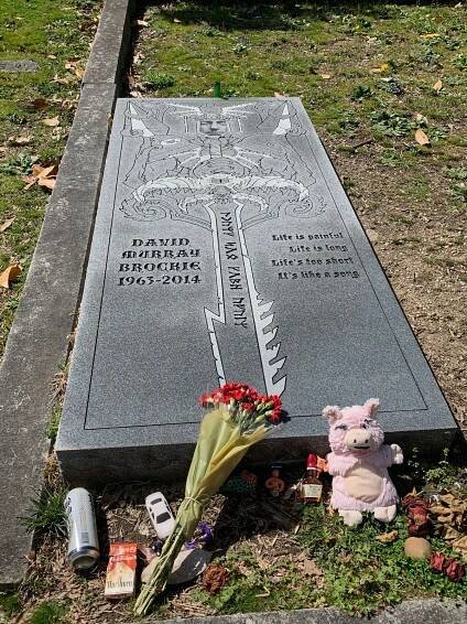 The Grave of Oderus Urungus - Atlas Obscura