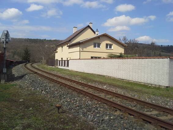 Fotografie - Budova bývalé stanice Praha - Hlubočepy zastávka - 11.04.2018