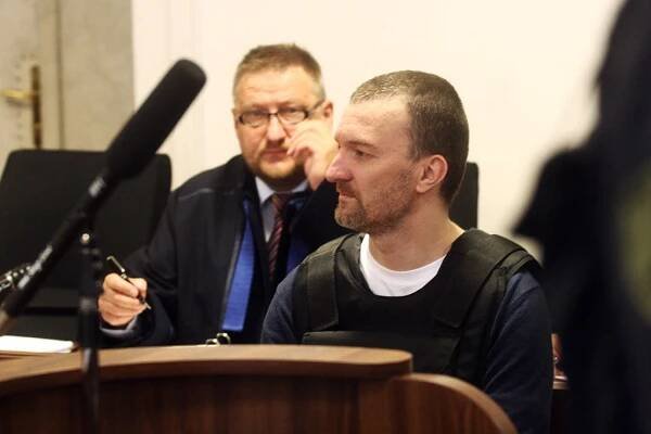 Pitr dostal u soudu za podvod s akciemi tři roky vězení