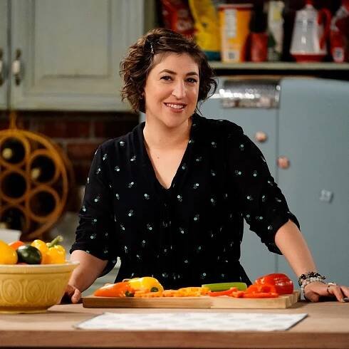 Mayim Bialik Targeted in Phony CBD Gummies Endorsement, False Allegations