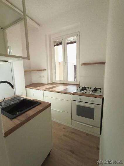 Pronájem bytu 1+kk 27 m², Cajthamlova, Teplice, Ústecký kraj