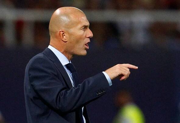 Smršť trofejí i rekordy. Zidane za rok a půl s Realem vyhrál víc pohárů jako kouč než jako hráč