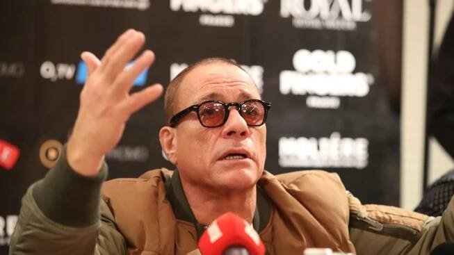 Ženatý Jean-Claude Van Damme je v maléru: Darem přijal pět dívek na sex