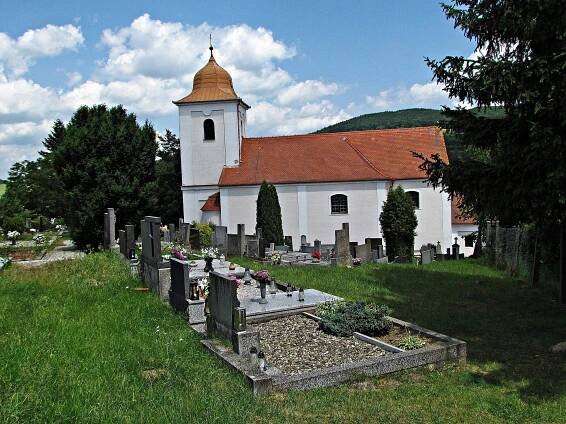 Fotogalerie Bohuslavice u Kyjova - kostel sv.Filipa a Jakuba - č. 2321524 | Turistika.cz