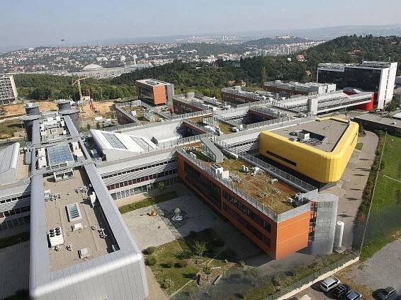 Kampus za pět miliard už slouží studentům