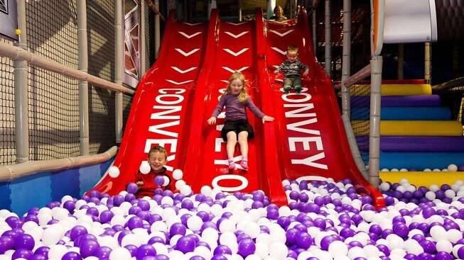 The Landing - Dropzone - Kids playing