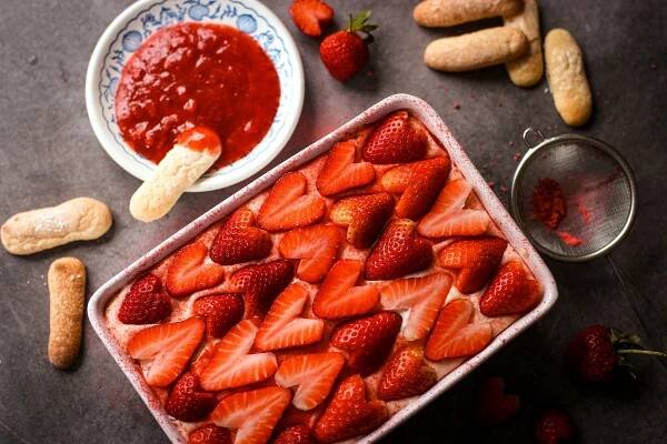 JAHODOVÉ TIRAMISU