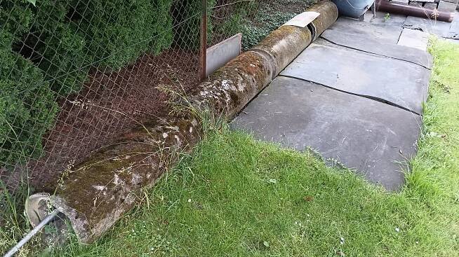 Daruji 4 ks metrove betonové roury. Průměr 28 cm uvnitř. - InzerceTrinec.cz