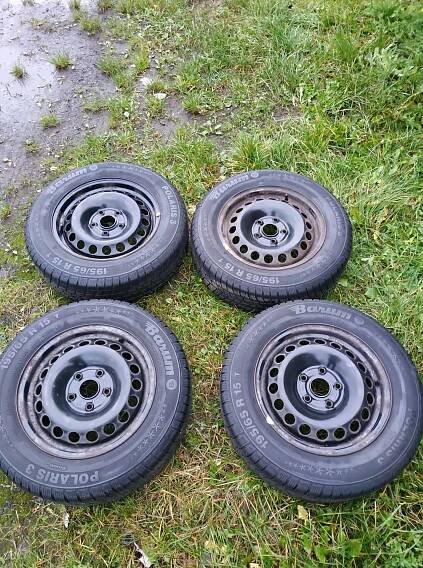 Prodám zimní kola disky originál VW 5x112 R16 zimní pneu značkové Continental ContiWinterContact 205/65R16 H Vzorek 2x6,5mm a 2x5mm Vhodné na ŠKODA, VW, SEAT, AUDI,... CENA: 4000KČ - InzerceTrinec.cz