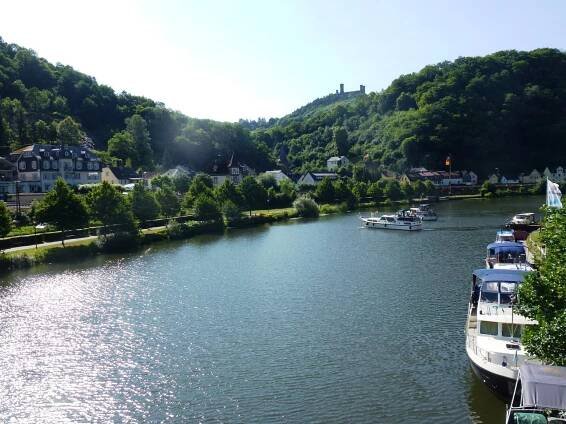 Balduinstein St. Batholomäus Schaumburg Motorboote Yachthafen Tourismus Lahn Freizeit Meera 