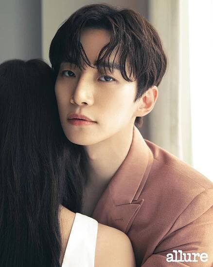 YoonA z Girls’ Generation a Junho z 2PM sa pri natáčaní drámy King The Land navzájom dopĺňali - Asianstyle
