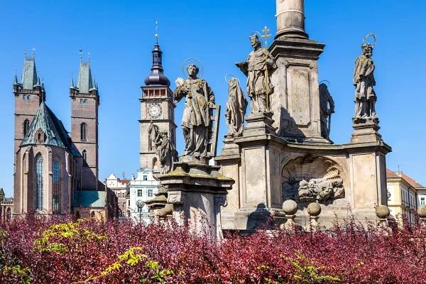 Kandidující uskupení v hradeckém kraji zacílí na voliče v ulicích i na sítích
