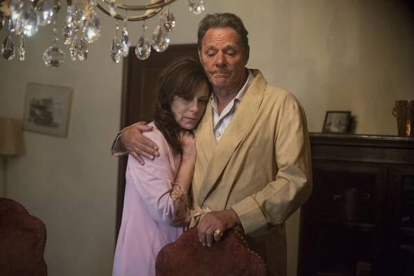 Vlci za dveřmi - Z filmu - Jane Kaczmarek, Chris Mulkey