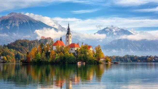 Objevte kouzlo Slovinska: Jezero Bled, Národní park Triglav, Hrad Predjama a Piranské pobřeží – faei.cz