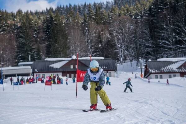 Ski areál Razula zve na testování skialpů a dětské závody | Patriot Magazín