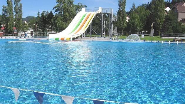 Koupaliště na Náchodsku jsou připravena na sezónu. Jaké novinky vás čekají?