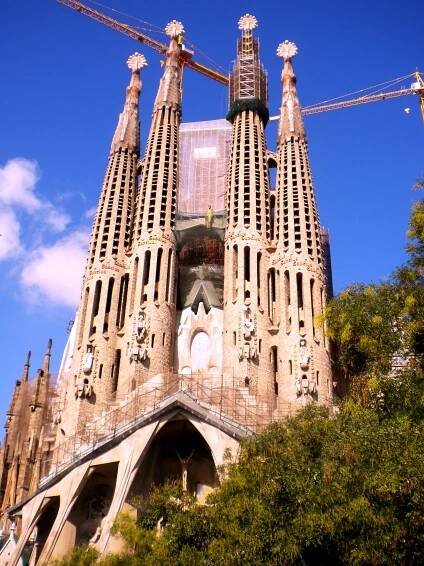 13 Stunning Spanish Cathedrals That Should Be on Your Bucket List 2