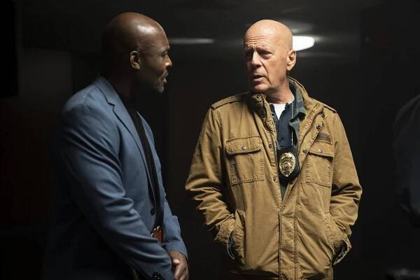 Jimmy Jean-Louis, Bruce Willis - Detektiv Knight - Z filmu