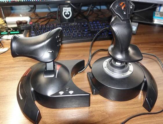 Joystick Thrustmaster T.Flight Hotas X - Počítače a hry