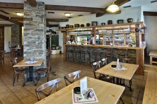 Pivnice + Pizzerie U Pecivála, Otrokovice