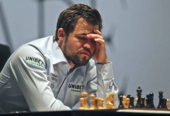 Carlsen v den svých narozenin Něpomňaščije neporazil. Série remíz se protáhla