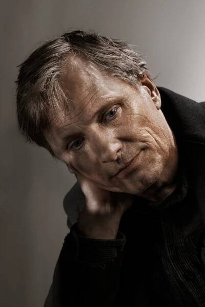 27_FALLING_VIGGO_MORTENSEN_050-2-ret-v2A.JPG