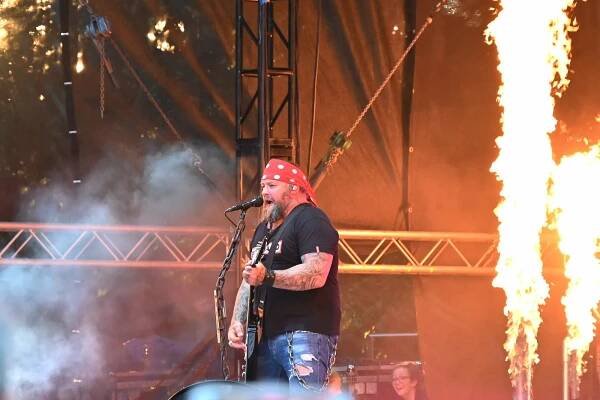 Dlouhé čekání skončilo. Kapela Škwor zahrála na Konopišti odložený koncert