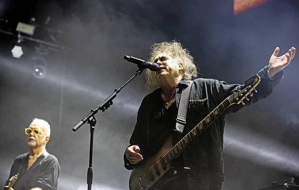 Fotky z koncertu: The Cure převlékli Prahu do černé