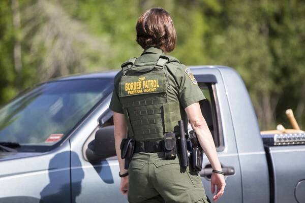 Trump Supporter With Green Card Returns to US After Being Blocked for Weeks