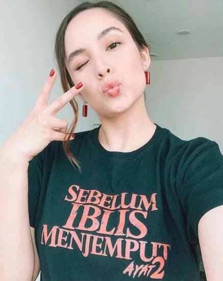 Chelsea Islan Funny Selfie