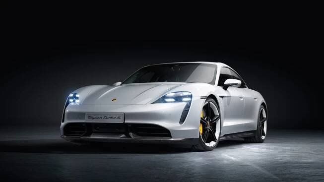 4169420_taycan_turbo_s_2019_porsche_ag-min