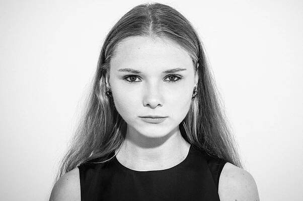 Yana Novikova : Issue Magazine