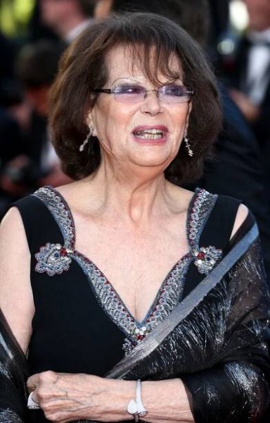 This 86-Year-Old Actress Proves You Don’t Need Surgery to Look Stunning – Photos of Her Transformation | deepnews.store 