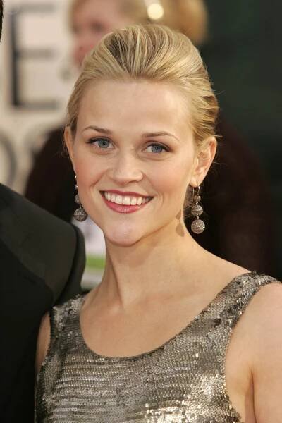 The 63rd Annual Golden Globe Awards - Arrivals