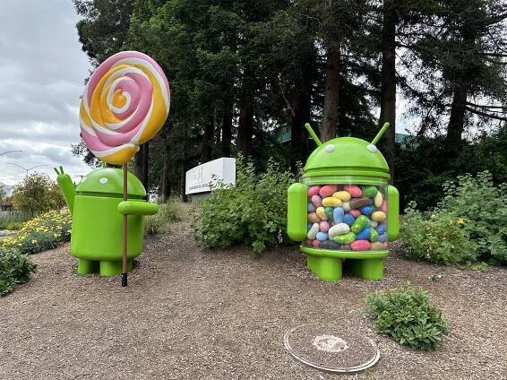 googleplex-android-honeycomb-statue