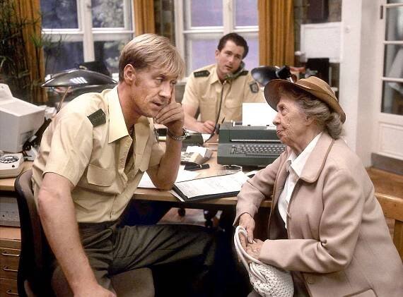 Volejte policii 110 - 1 A Landeier (S24E03) (1995)
