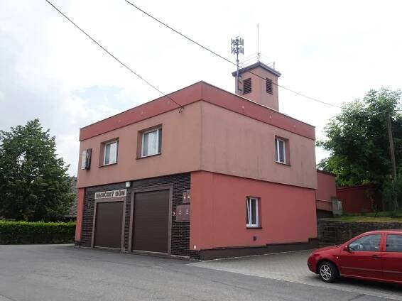 Soubor:Albrechtičky, hasičský dům.jpg – Wikipedie