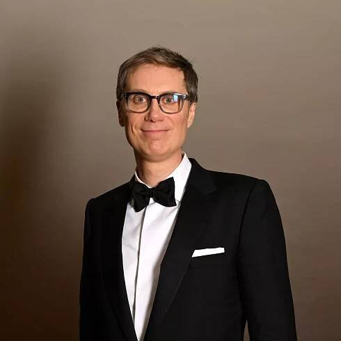 Stephen Merchant given lifetime ban from men's clothing store